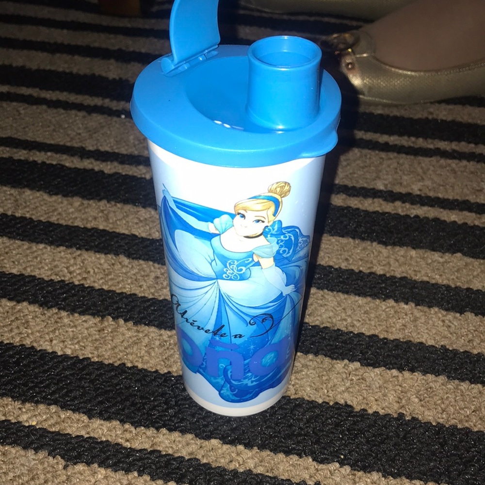 Tupperware cup 💙 - Picture 4 of 4